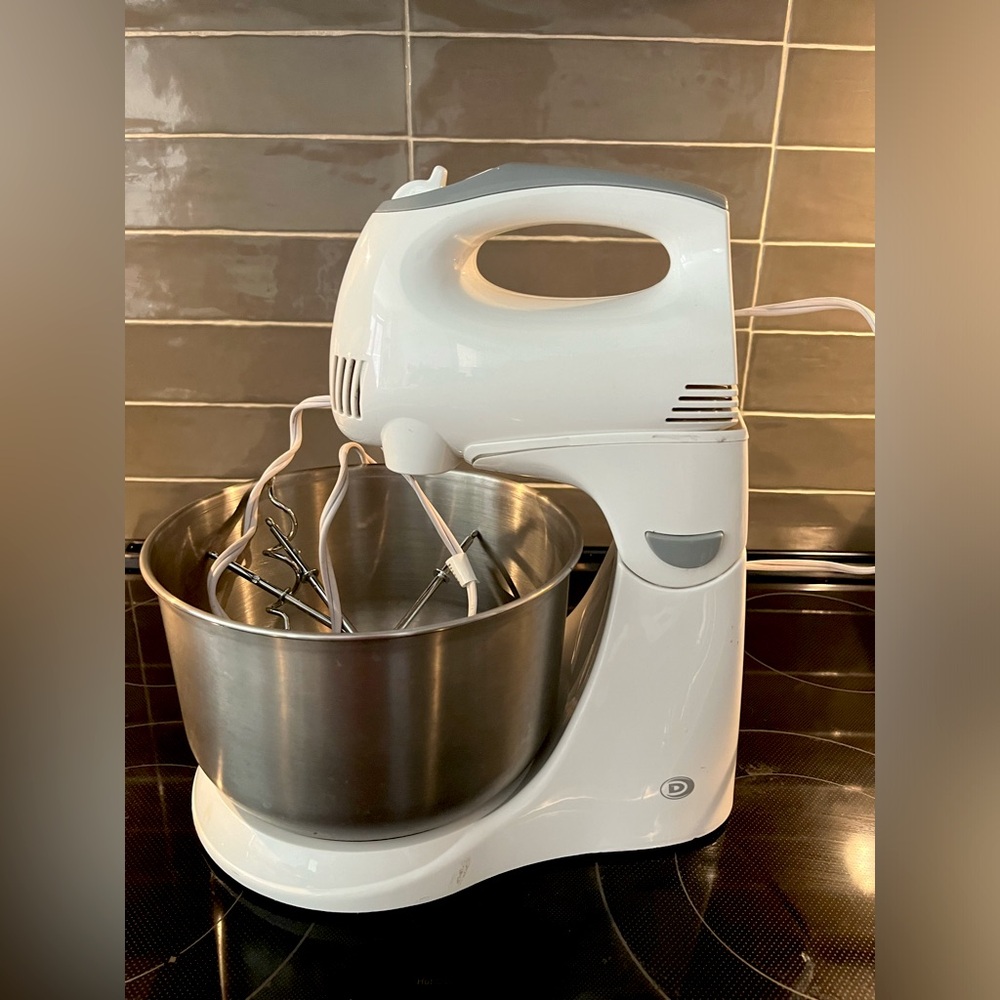 Durabrand 5-Speed Hand Mixer JM888s